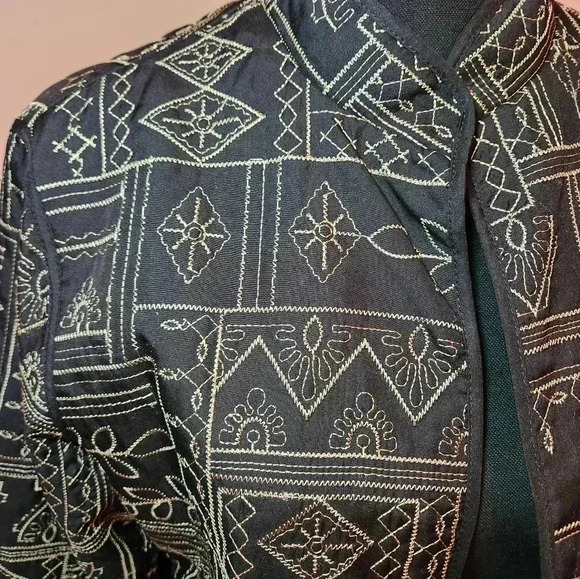Alfred Dunner Jacket Cardigan Embroidered  Quilted Black Womens Size 8 - Picture 2 of 6